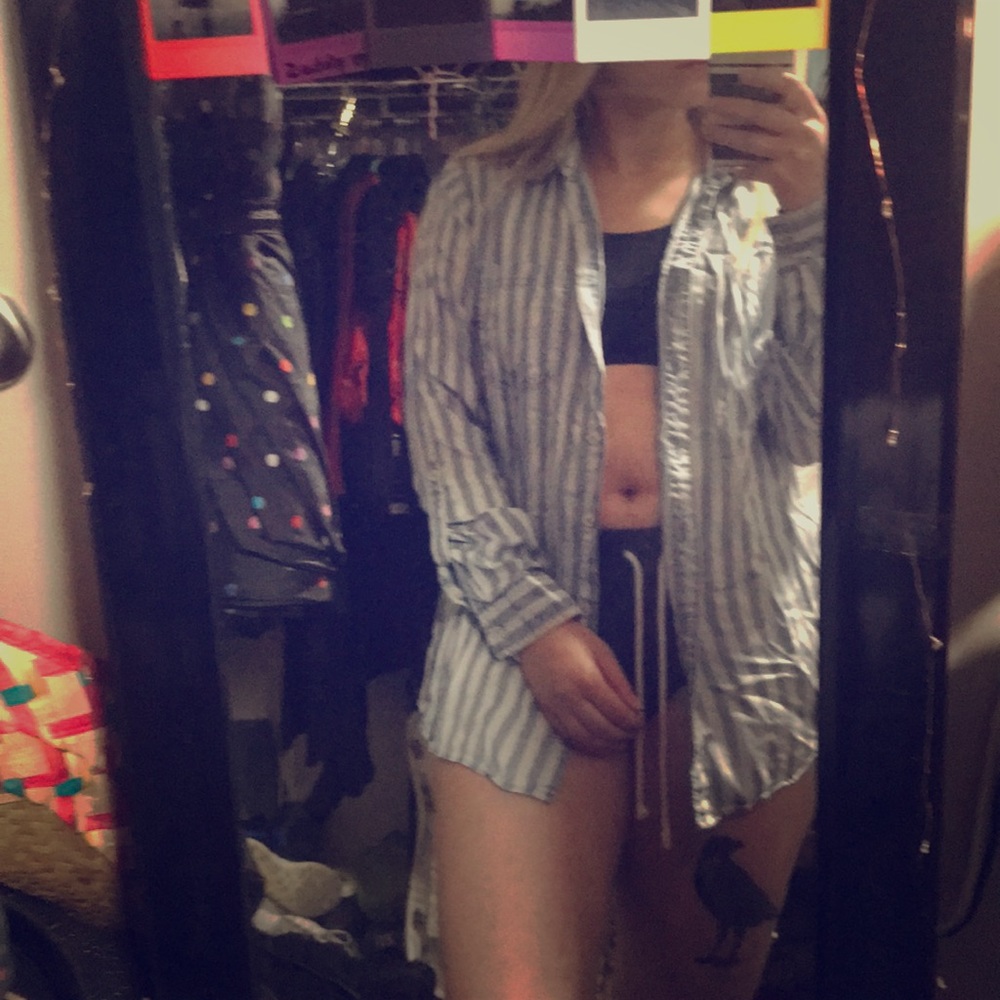 Forever21 white and blue pin stripped button down